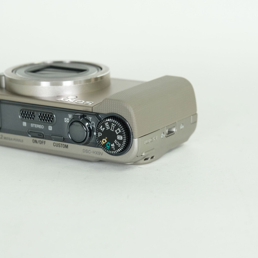 SONY Cyber-shot DSC-HX9V ゴールドの出品 | ONE SCENE（ワンシーン）
