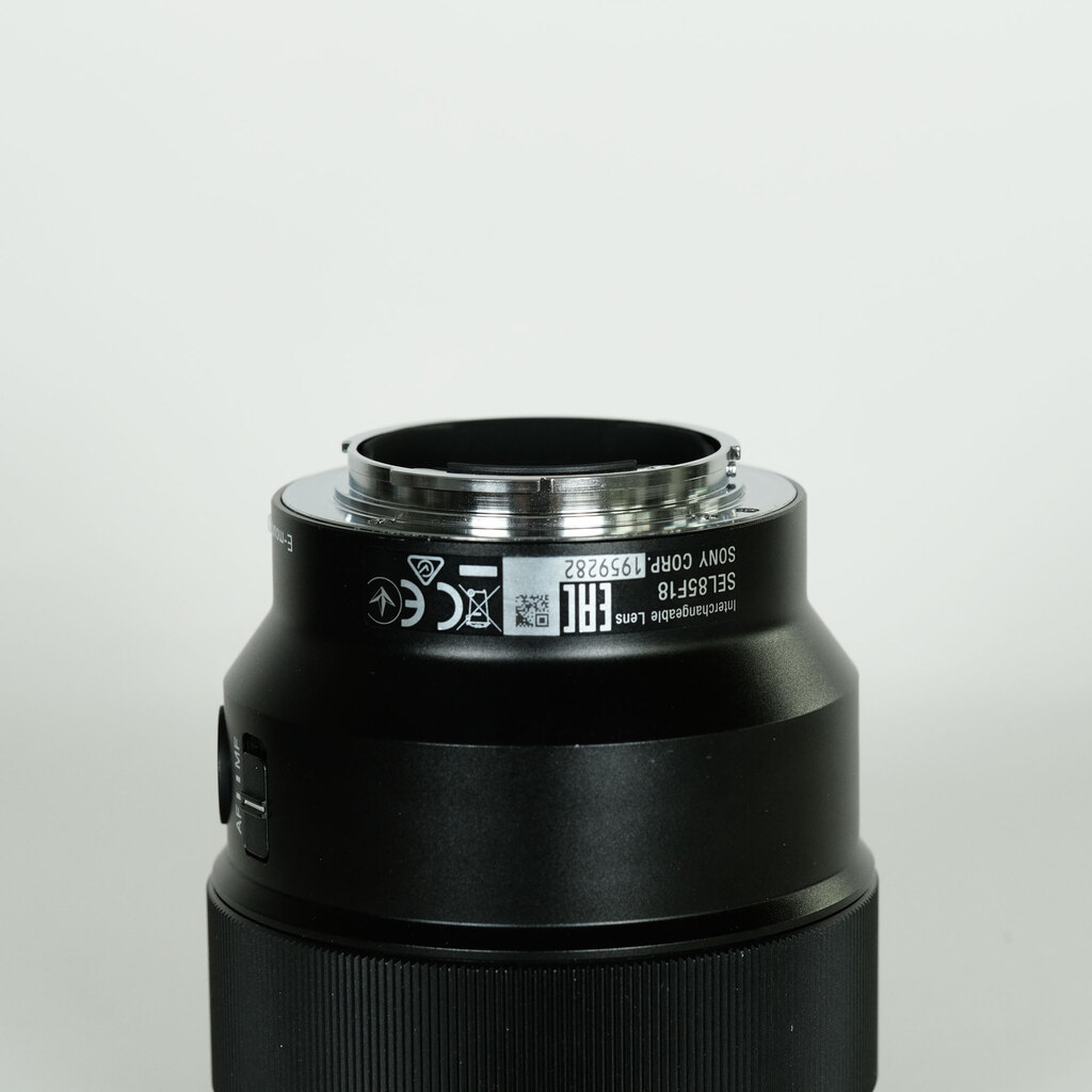 SONY FE 85mm F1.8 SEL85F18の出品 | ONE SCENE（ワンシーン）