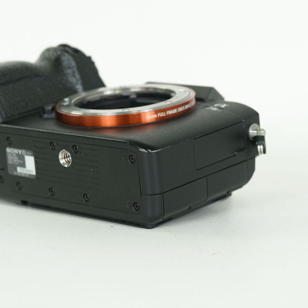 SONY α7 III（ILCE-7M3）の出品 | ONE SCENE（ワンシーン）