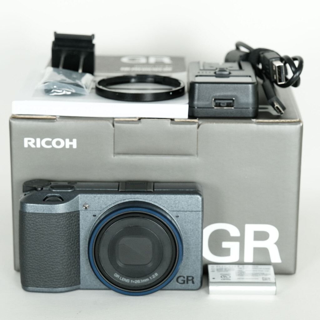 RICOH GR IIIx Urban Editionの出品 | ONE SCENE（ワンシーン）