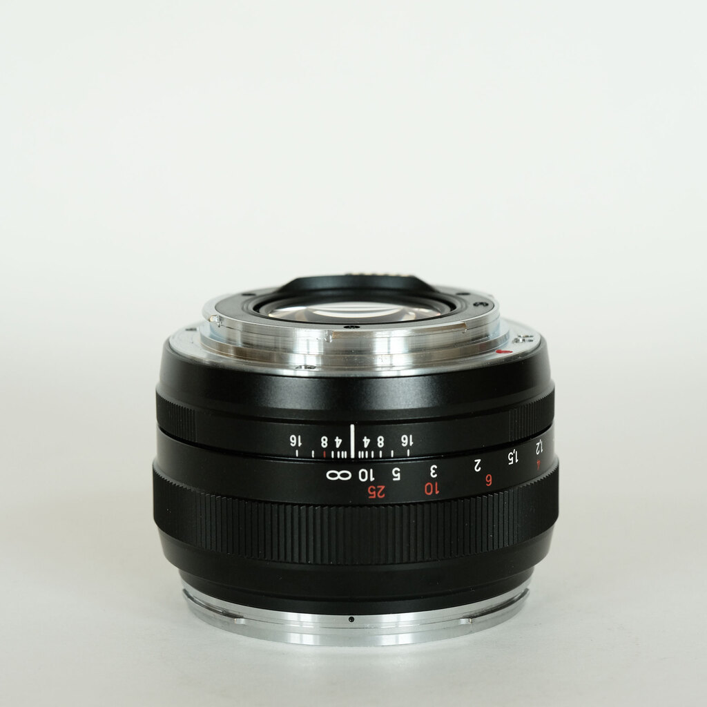Carl Zeiss Planar T* 50mm F1.4 ZE [キヤノンEF用]の出品 | ONE SCENE
