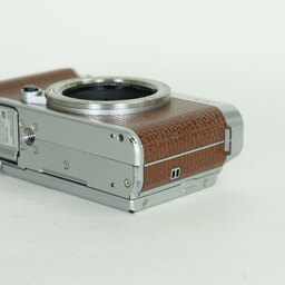 FUJIFILM X-A1 ボディ ブラウンの出品 | ONE SCENE（ワンシーン）