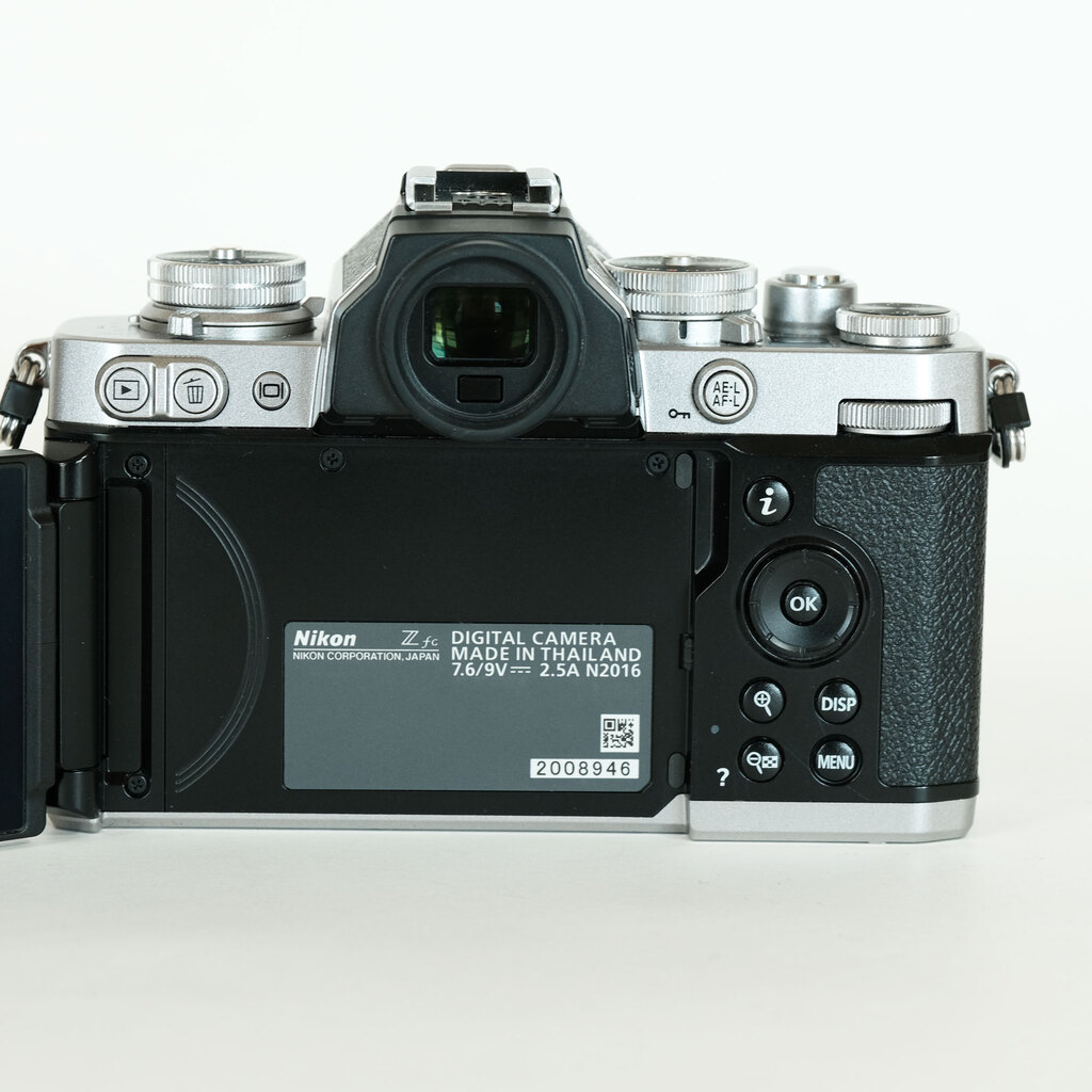 Nikon Z fcの出品 | ONE SCENE（ワンシーン）