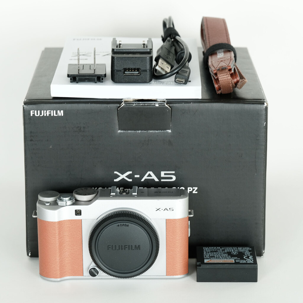 FUJIFILM X-A5 ボディ ブラウンの出品 | ONE SCENE（ワンシーン）