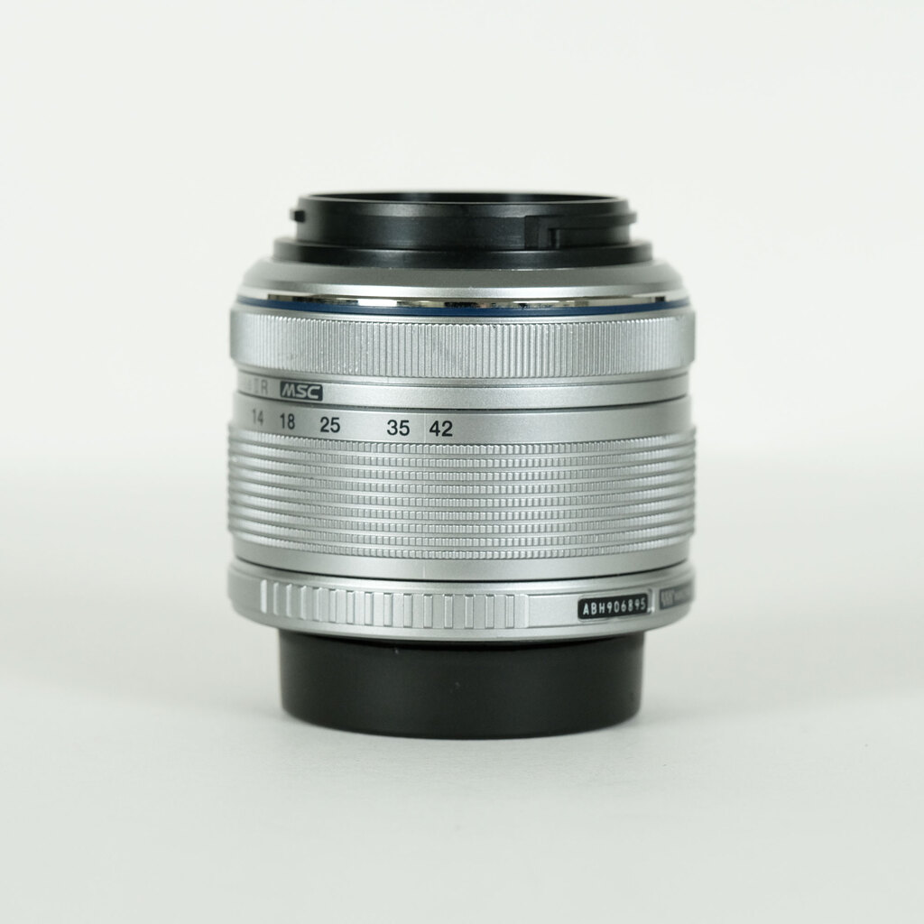 OLYMPUS M.ZUIKO DIGITAL 14-42mm F3.5-5.6IIR シルバーの出品 | ONE