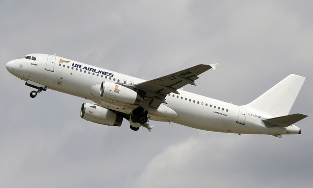 LZ-BHM - UR Airlines Airbus A320-232, MSN 2457 | OneSpotter.com