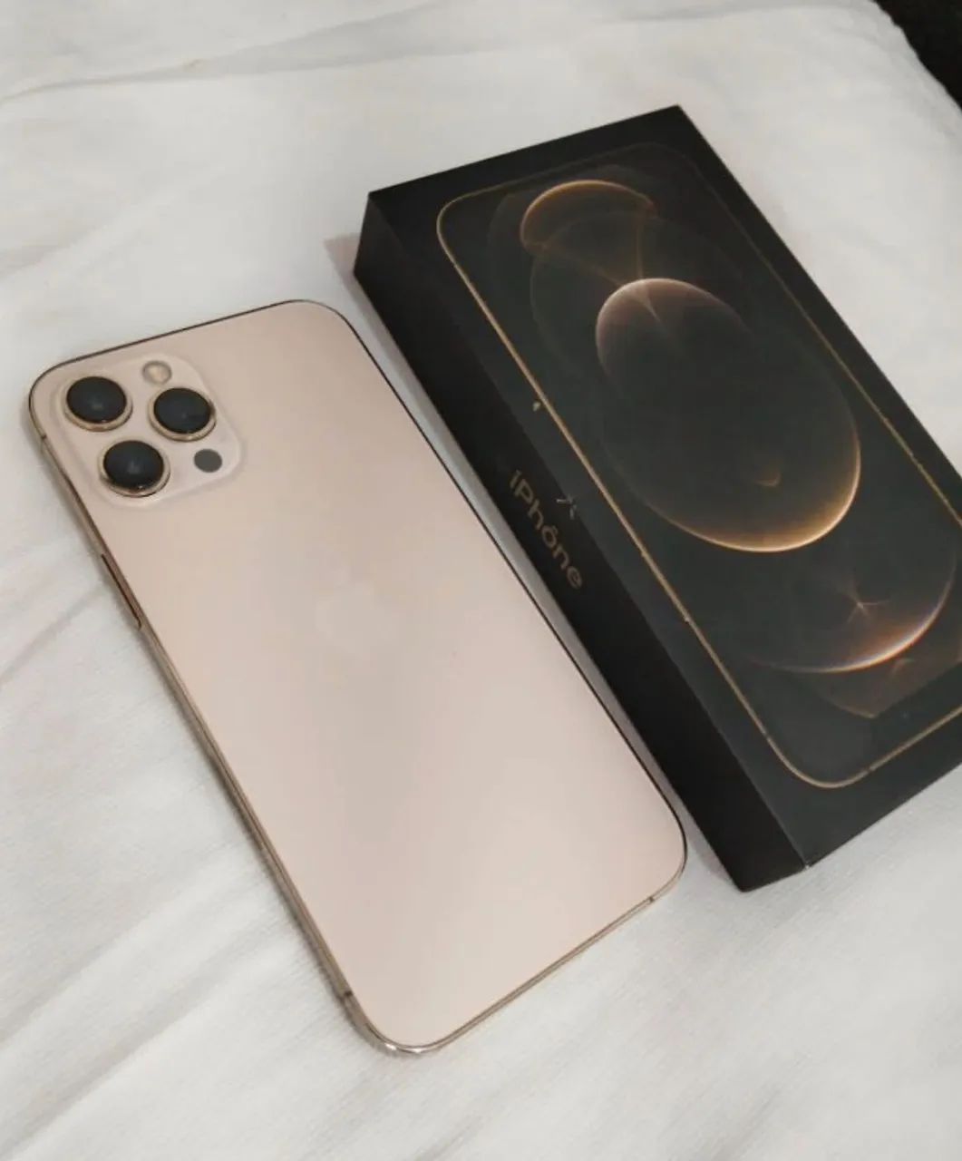 iPhone 12 Pro Max gold excelente - Celulares e Smartphones - Cruz