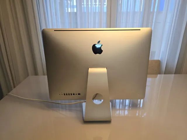 Imac 21.5 Mid 2011 2,5 GHz Intel Core I5 com 8GB memória + Mouse +