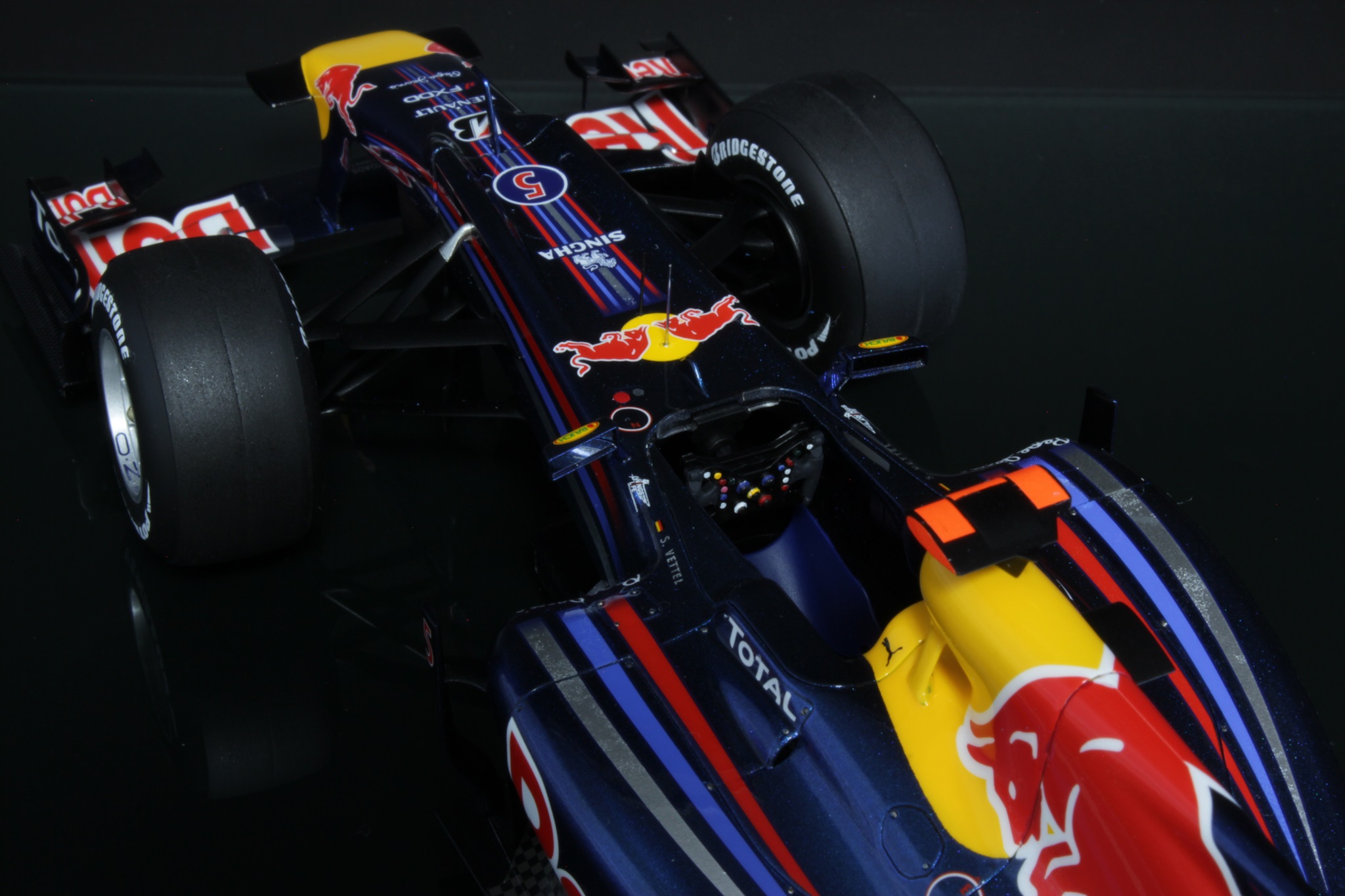 タミヤ 1/20 レッドブル レーシングルノー RB6｜車・AUTO｜プラモデル