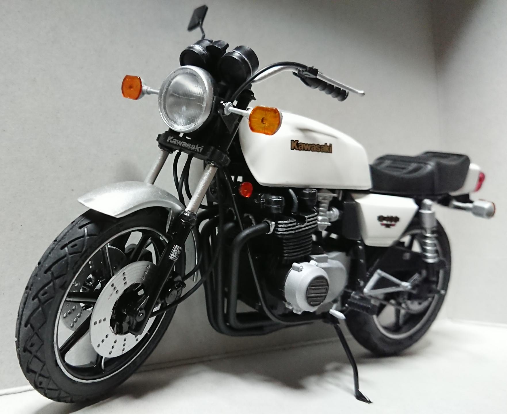 アオシマ Z400FX-E4 鳴神秀人仕様｜バイク・MOTO｜プラモデル・模型