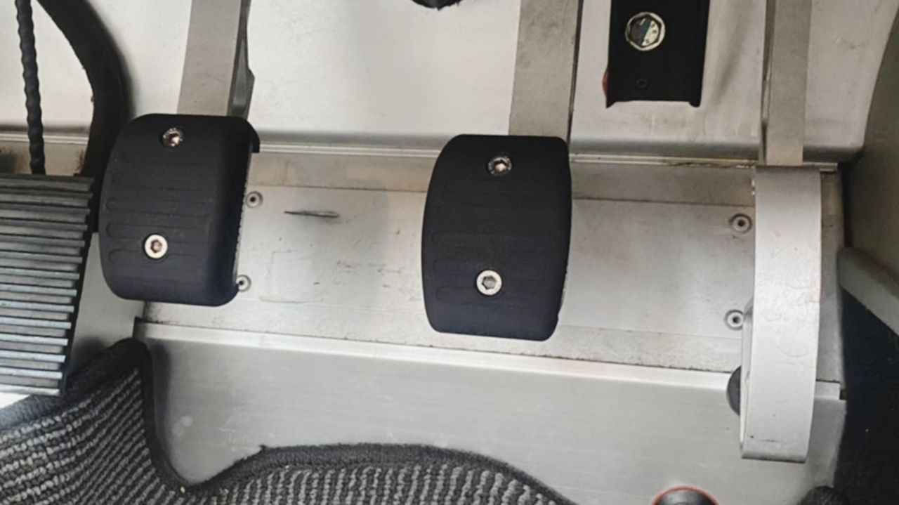 ロータス エリーゼ エキシージ用ブレーキ&クラッチペダルオフセット