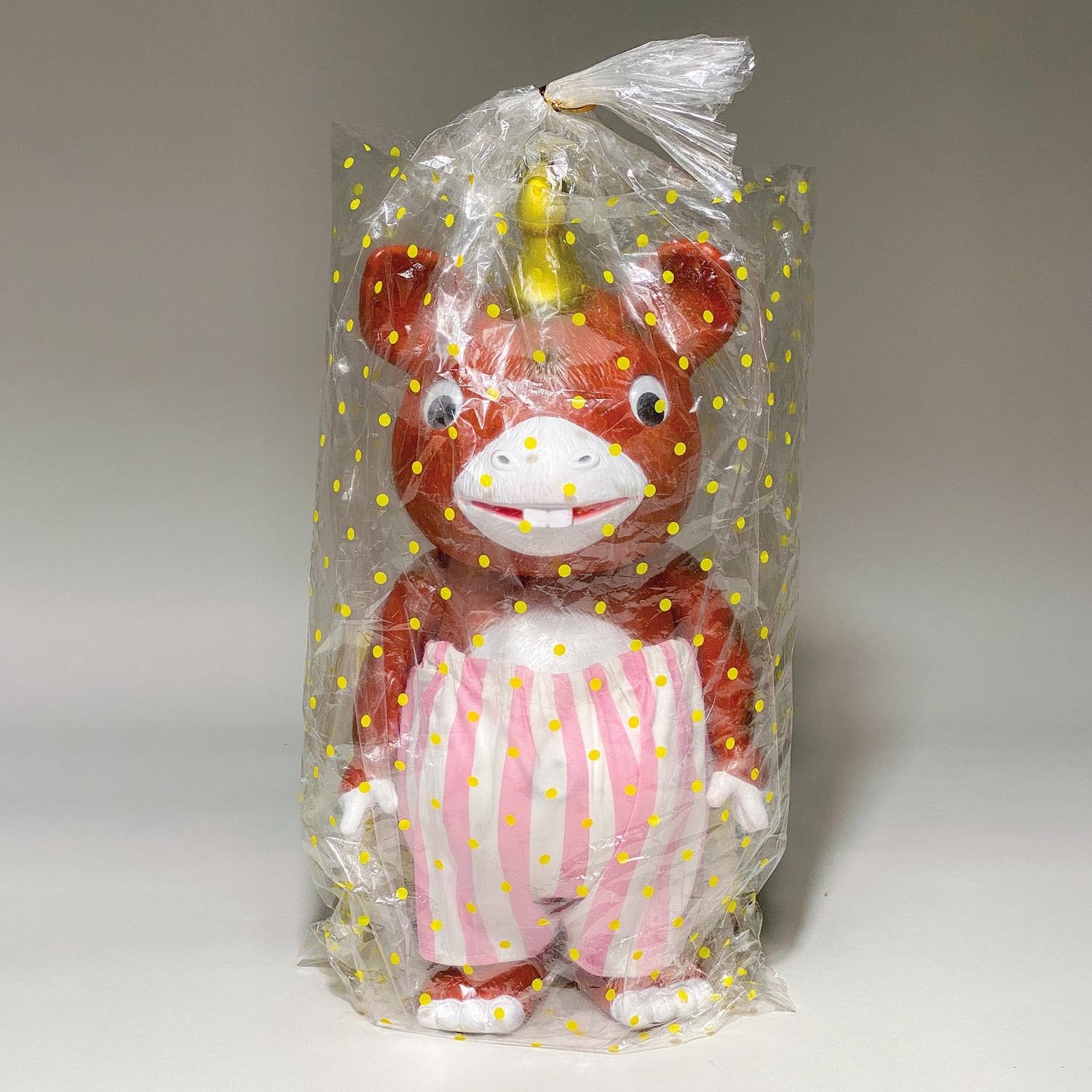 イヌクマ ブースカ ジャイアント 茶色成型／こげ茶色斑点 ピンク色