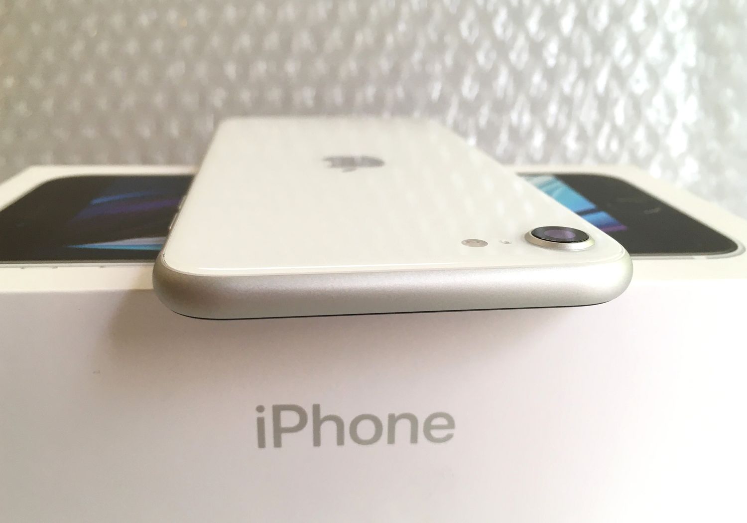 ムスビー｜新品同様 Apple保証有 電池100％ iPhoneSE2 128GB White SIM