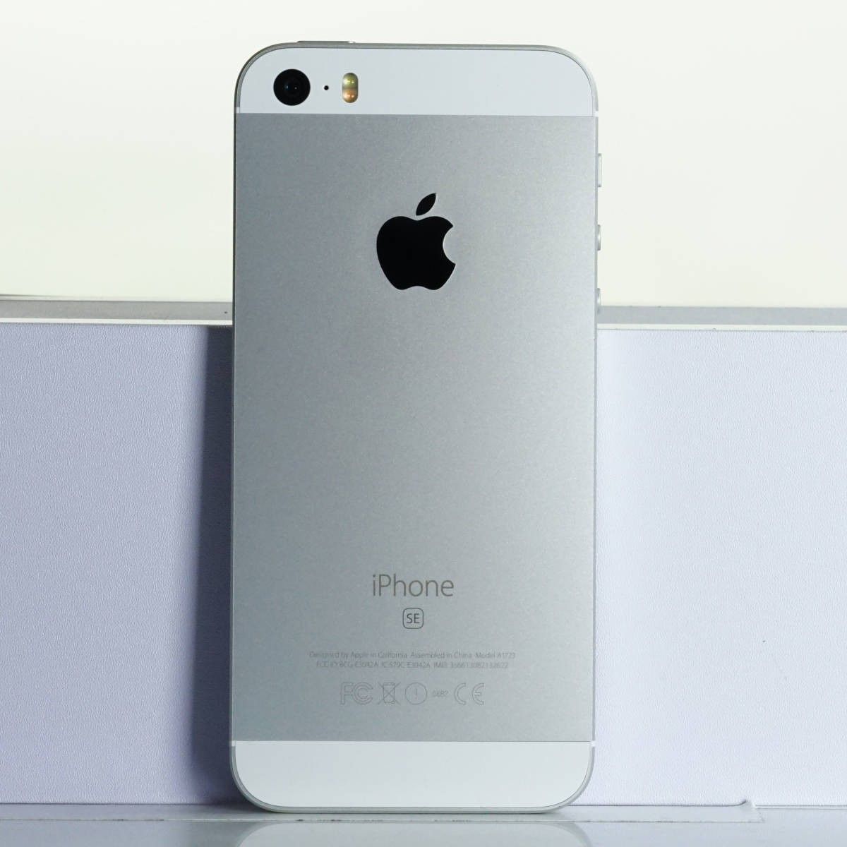 ムスビー｜iPhone SE SIMフリー 大容量128GB シルバー バッテリー新品