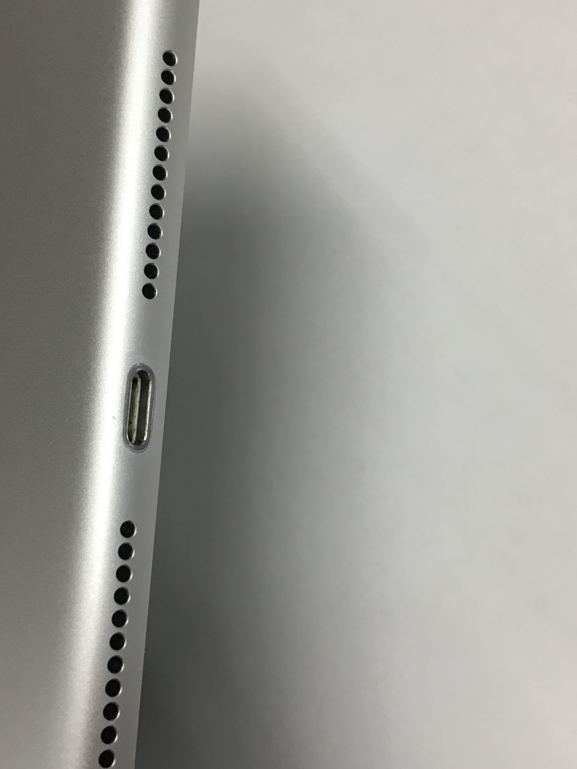 ムスビー｜【モバイルBOX】美品 電池78％ iPad 第7世代 Wi-Fiモデル