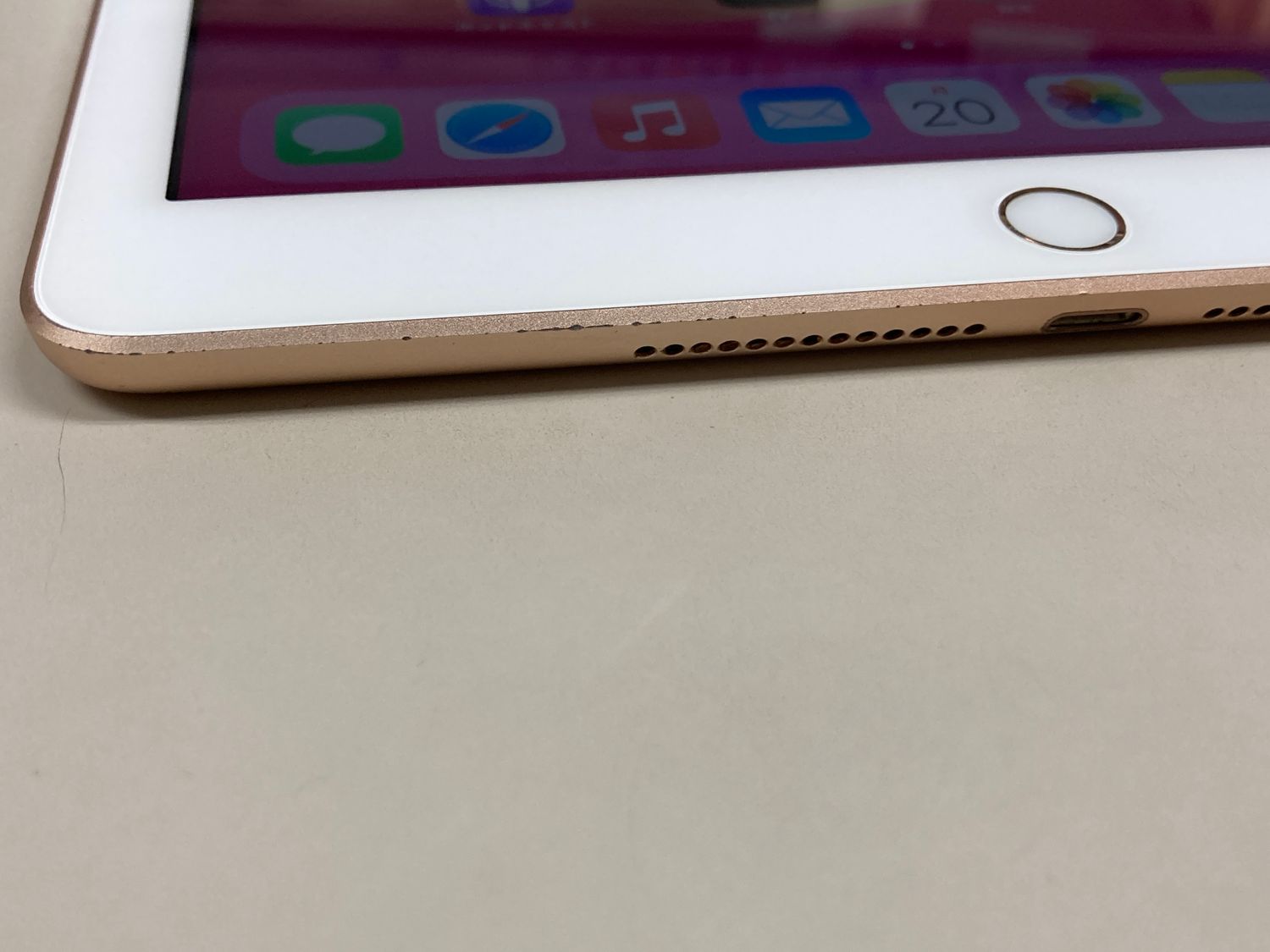 ムスビー｜【モバイルBOX】美品 iPad(第6世代) Wi-Fi + Cellular 128GB