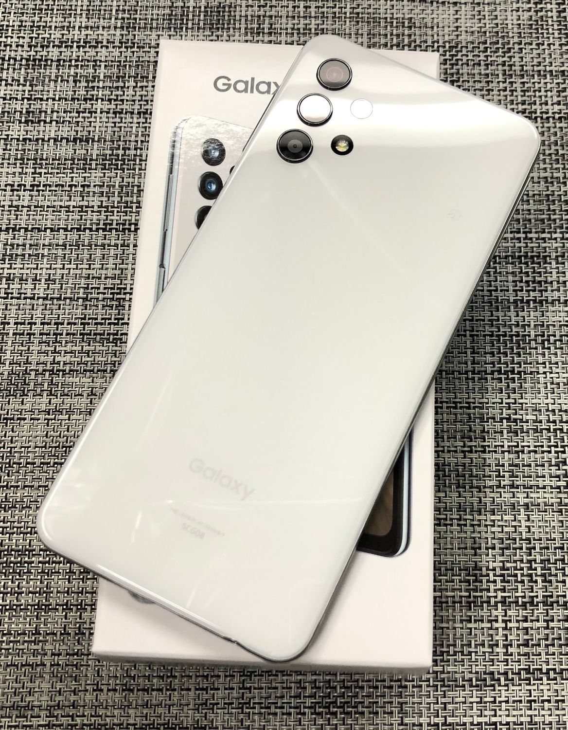 GALAXY A32 5G ホワイト 64GB au版 SIMロック解除済み