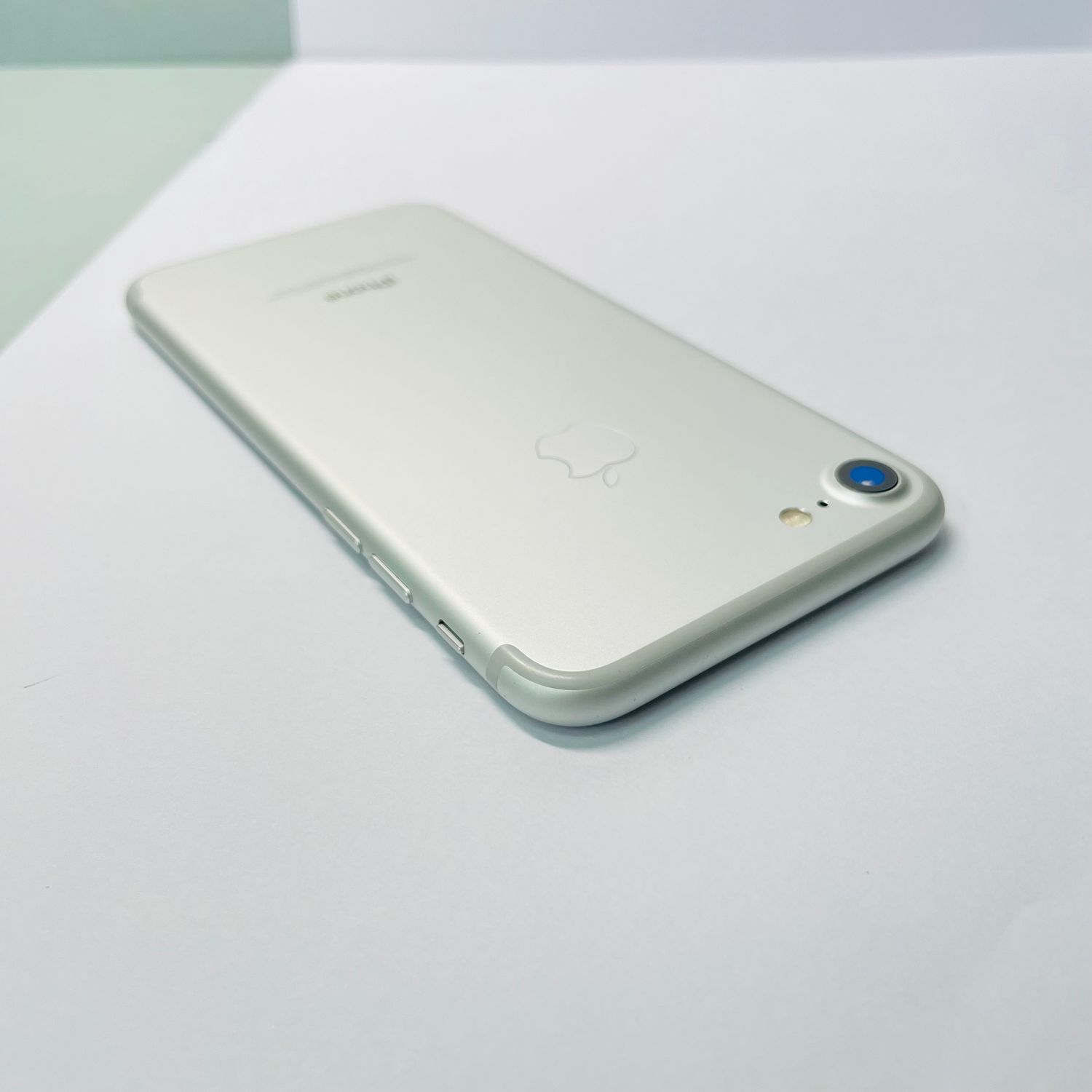 ムスビー｜iPhone 7 32GB SIMフリー バッテリー100% 96624【iPhone7