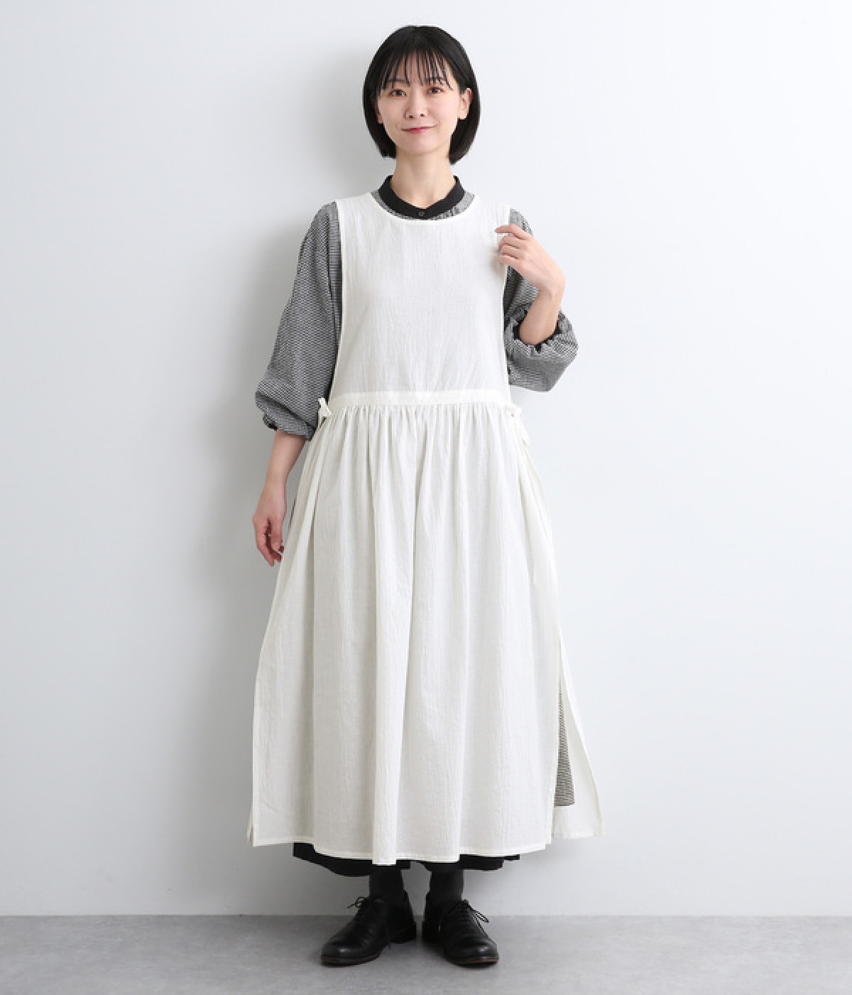 コットンリネンエプロンワンピース｜nous rendent heureux（ヌーランド