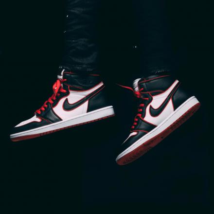 国内11月29日発売予定】ナイキ エアジョーダン1 レトロ ハイ OG