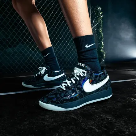 国内10月21日発売予定】 ナイキ ブック 1 