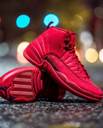 国内11月23日発売予定】 ナイキ エアジョーダン 12 レトロ ジムレッド