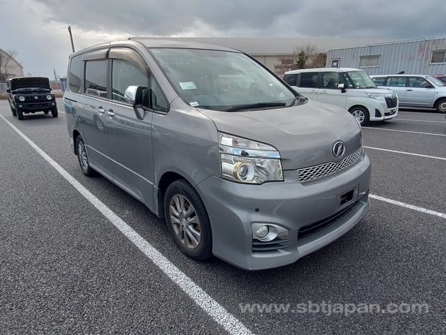 2013/6 TOYOTA VOXY ZS KIRAMEKI Z 113000 | SBT Japan | Stock Id:AA9148