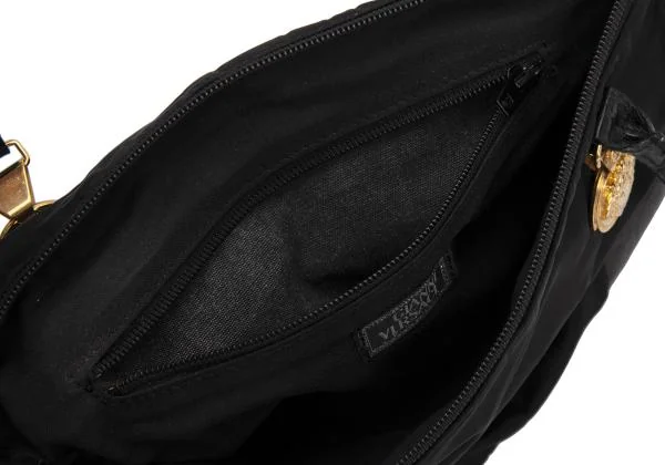 ジャンニヴェルサーチGIANNI VERSACE メデューサ刺繍切替ナイロン