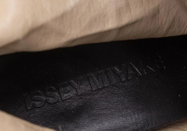 イッセイミヤケISSEY MIYAKE メタルヒールウェッジソールレザーロング