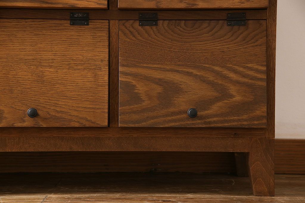 公式】アンティーク家具ラフジュ工房商品詳細ページパタパタ扉の収納棚