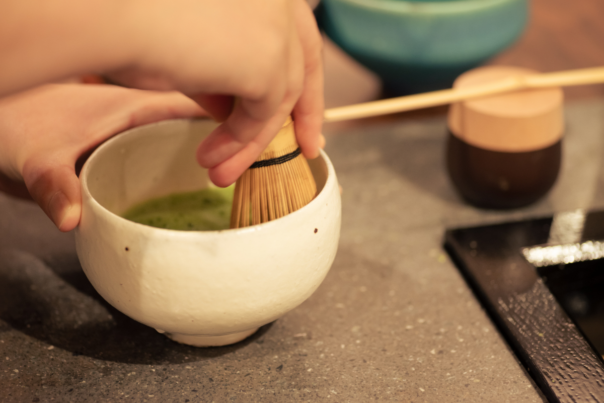 究極の美◼️蔵からめちゃくちゃオーラの出てる謎の紋様がある抹茶茶碗