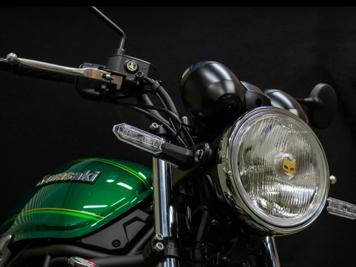 お手軽に「旧車感」をアップさせる！Z650RS専用ヘッドライト