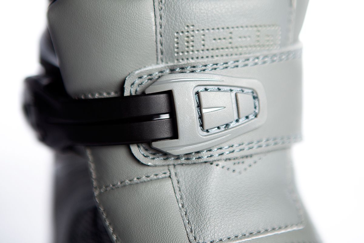 Webike | ICON アイコン FIELD ARMOR 2 BOOT フィールド・アーマー2