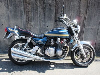 入荷お知らせ】ゼファー750 ／ ドレミコレクション製の外装セット・Z2