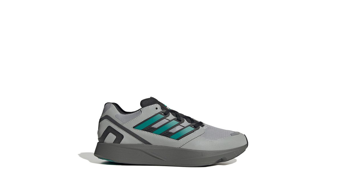 大人のアディダス】最高峰「エキップメント 」コレクションから、街