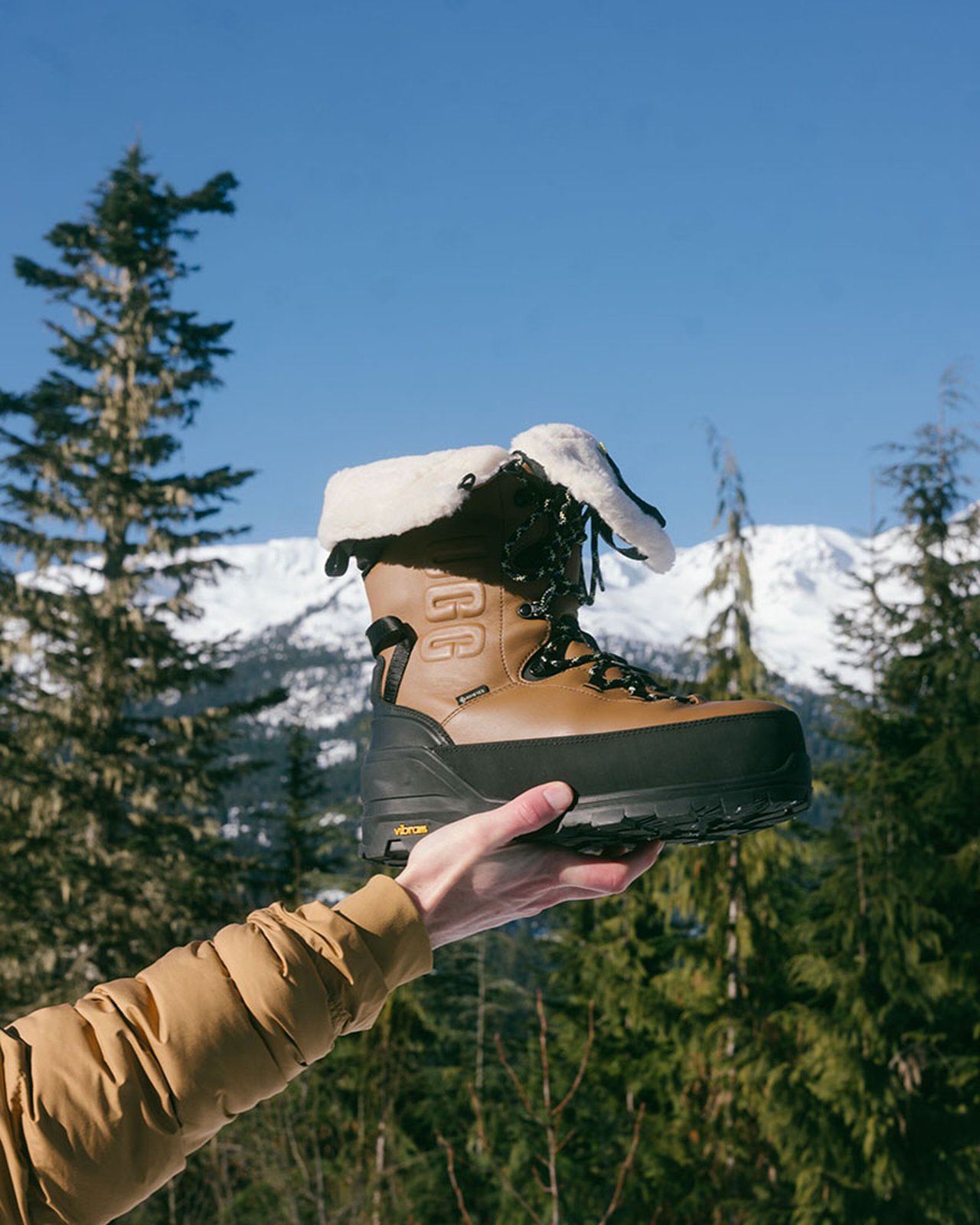 Gallery】大人のUGG®︎｜ゴアテックス搭載で雨にも極寒にも最強の