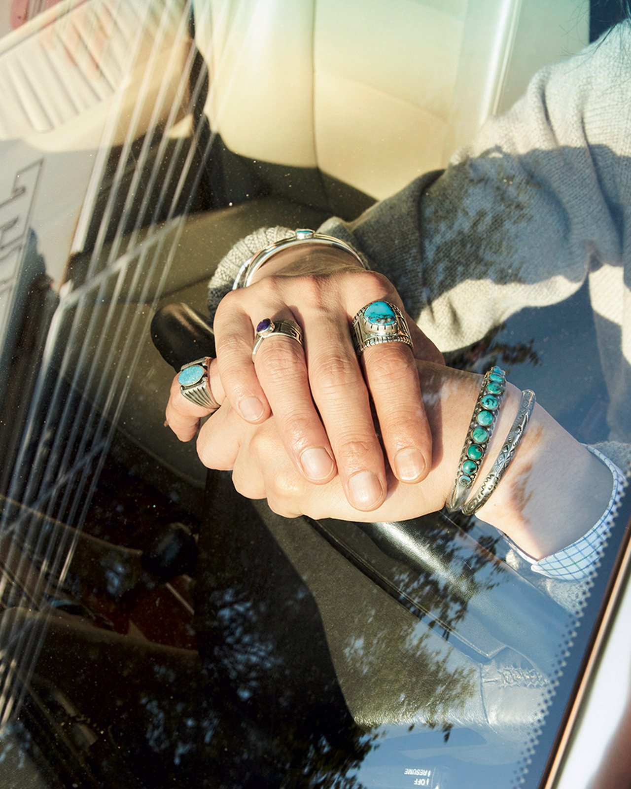 カルティエ、エルメス… 大人が選ぶべき「飾るより補うアクセサリー」4