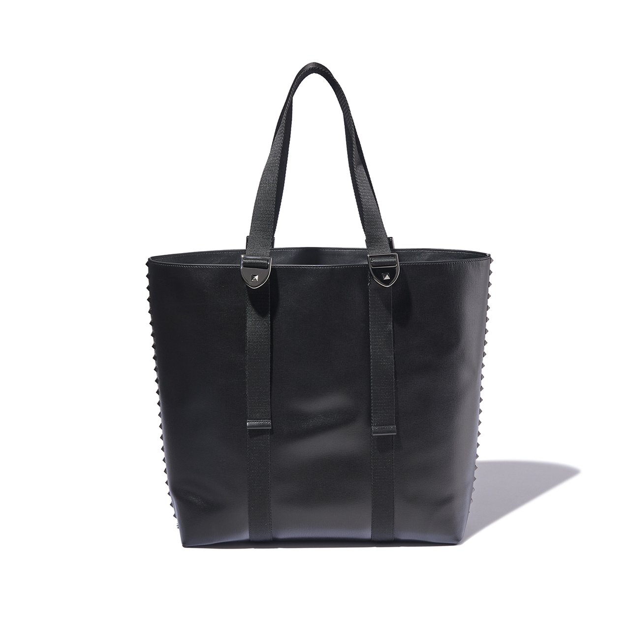 2024年秋に大人が選ぶべき逸品バッグ】ヴァレンティノ｜「ロック