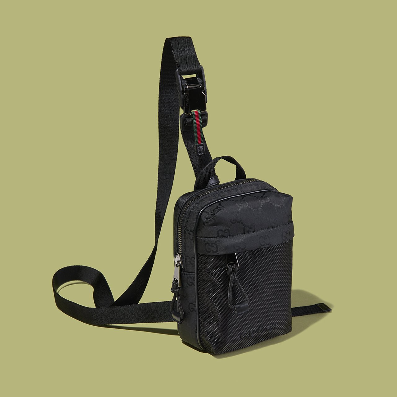 グッチ】GGパターンの黒リュック、ボストン、ミニバッグに注目。秋一番