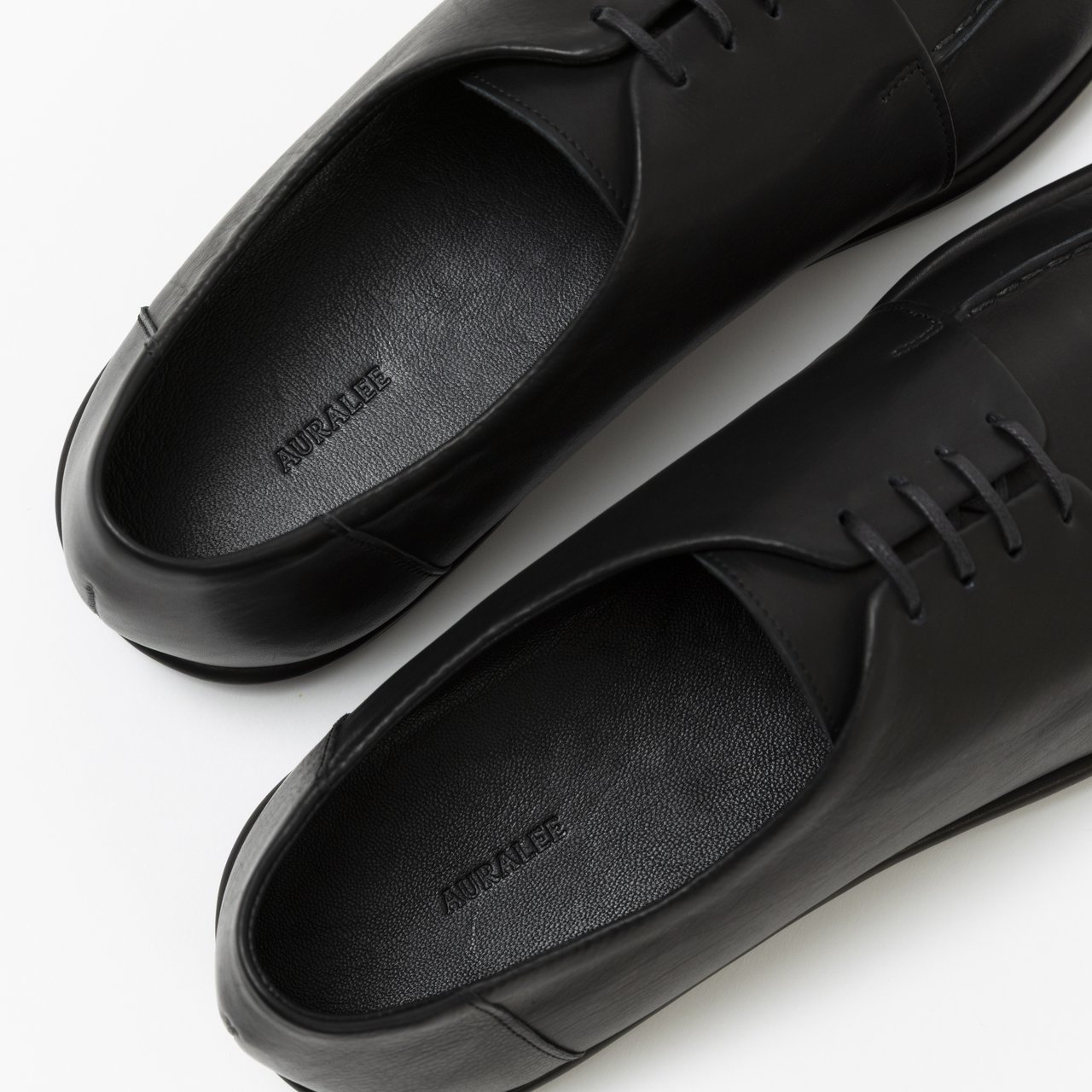 買ってよかった】オーラリーのカーフレザーシューズ【エディター私物