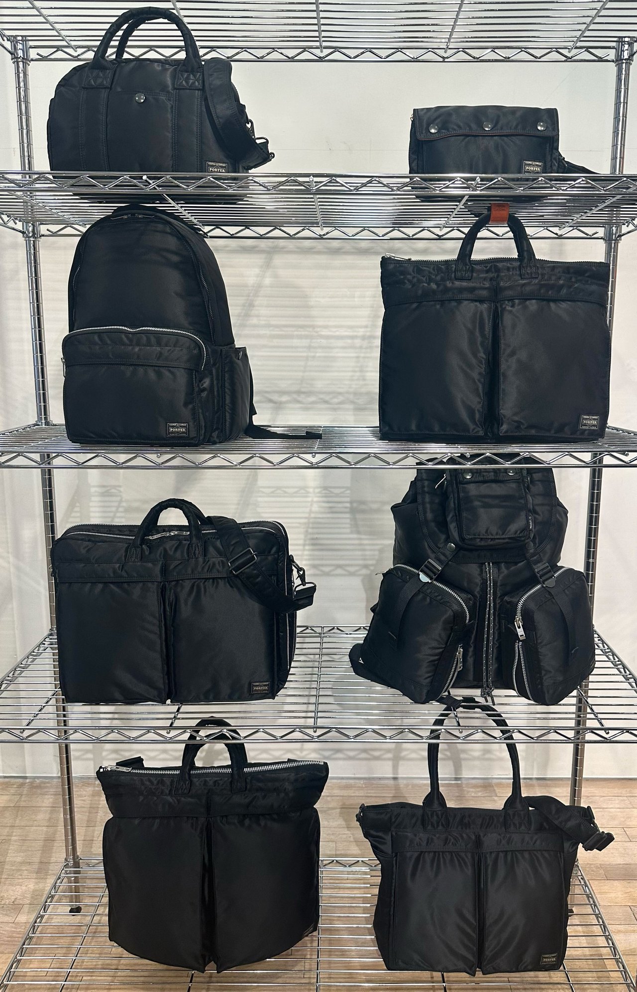 大人の吉田カバン】新生タンカー、一番人気の「黒」40モデルを全部見せ