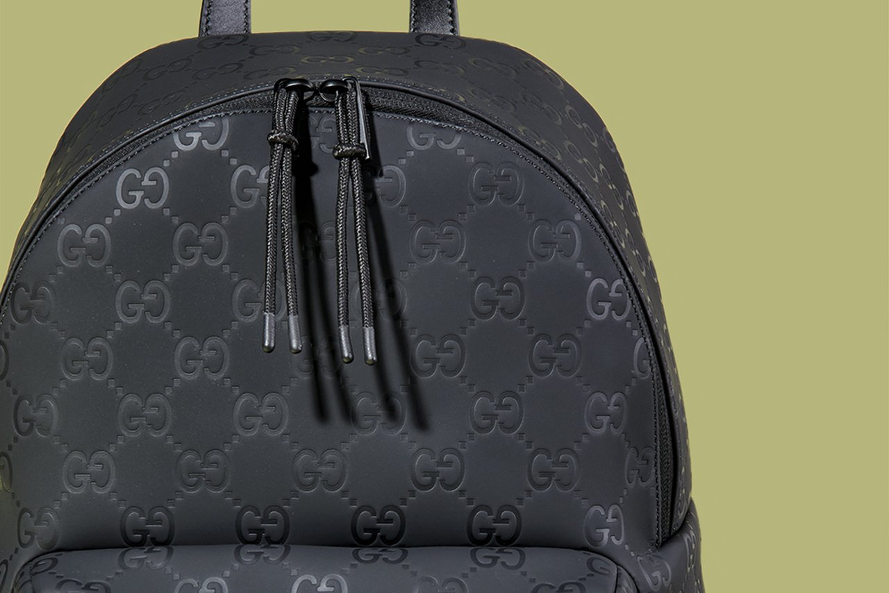グッチ】GGパターンの黒リュック、ボストン、ミニバッグに注目。秋一番