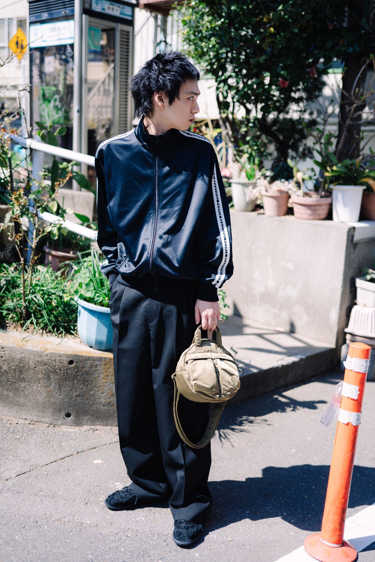 大人の吉田カバン】シカクいカバンがマルくなった「POTR」と