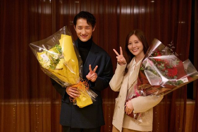 岩本照＆白石麻衣、『恋する警護24時 season2』笑顔でクランクアップ