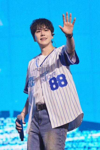 SUPER JUNIOR」キュヒョン、公演中に負傷…公演終了後検査する予定（WoW