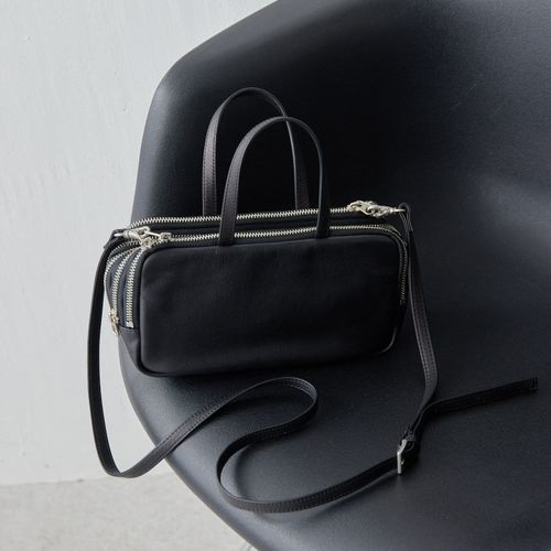 kawa-kawa(カワカワ)】NO1496 zipスクエアポシェットバッグ | ear