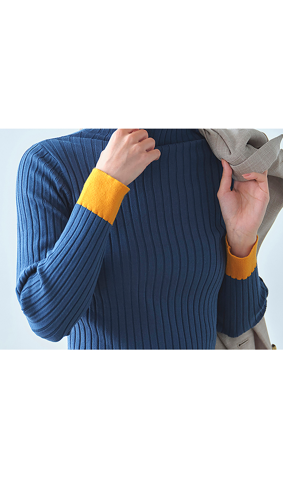 □ハイネック配色デザインリブニット【WEB限定】 (980065-BU