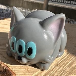 ロッコンカームキャット（グレー） - Sofvi & T-shirt「ART JUNKIE