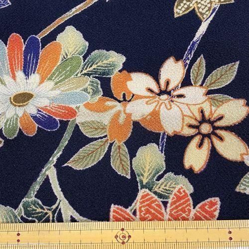 菊に桜文様 | 正絹ちりめん - 紗々美〜古布・ちりめん・和ぎれ細工〜