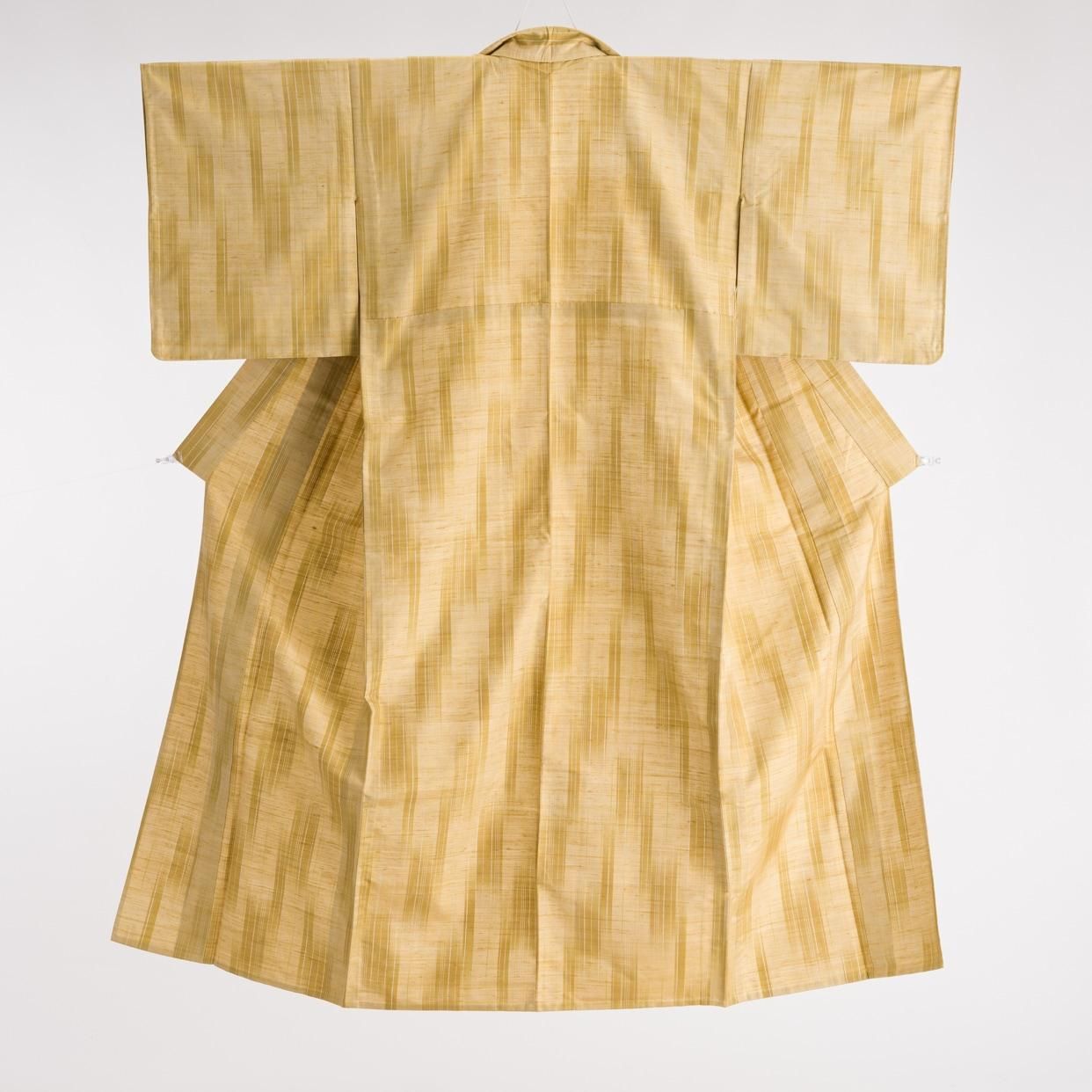 単衣 紬 淡黄色に絣縞 - からん::アンティーク着物・リサイクル着物の